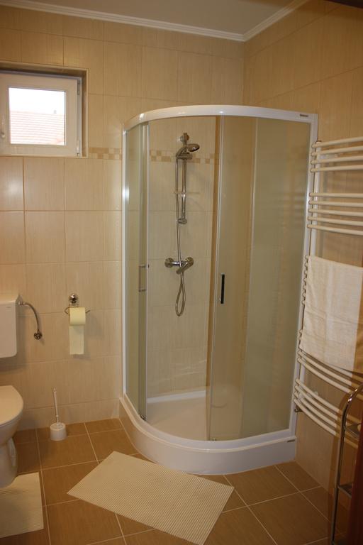 Kiserdo Vendeghaz Rajka Room photo